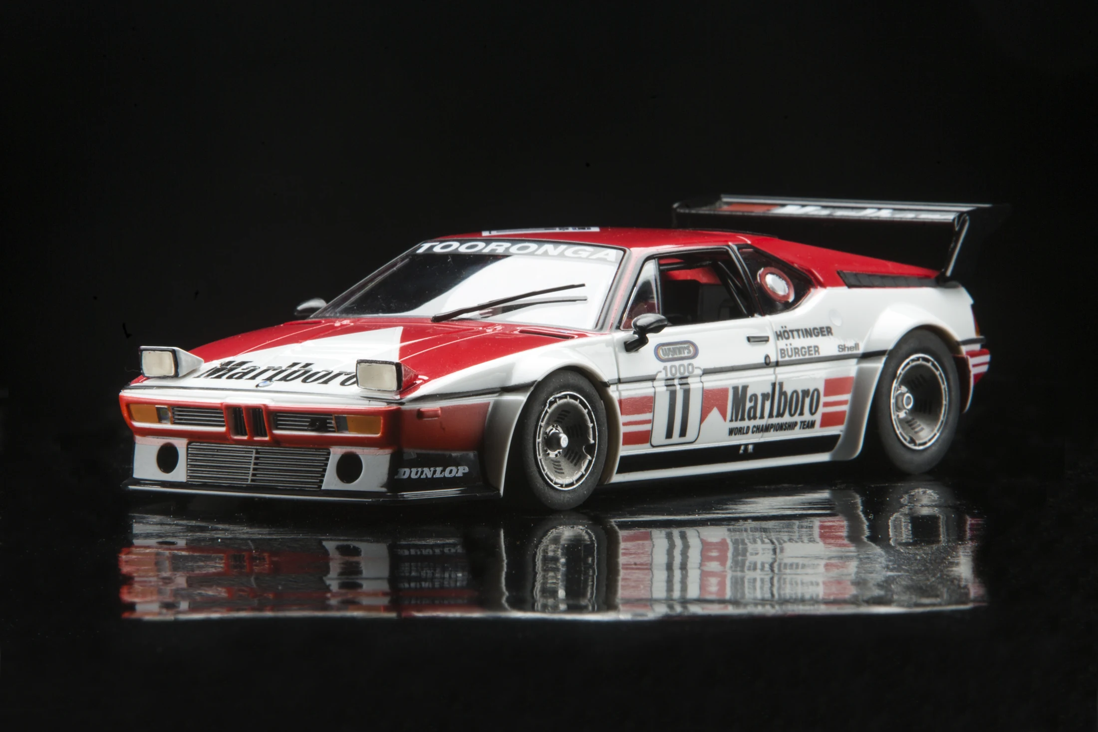 BMW M1 · dorsal 11 (identificación provisional)